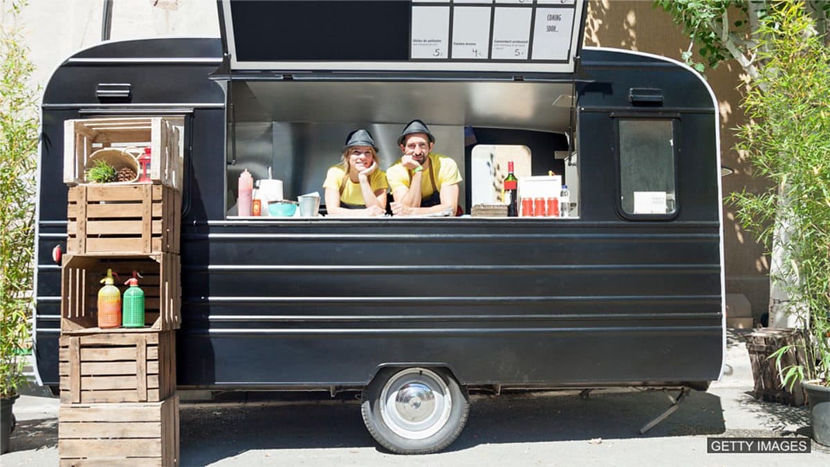 6 Minute English / Street food: Why is it becoming so popular?