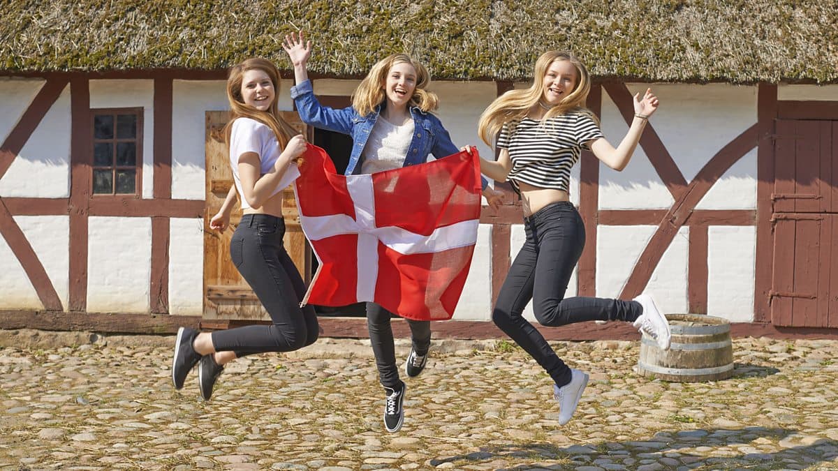6 Minute English / Is happiness genetic?