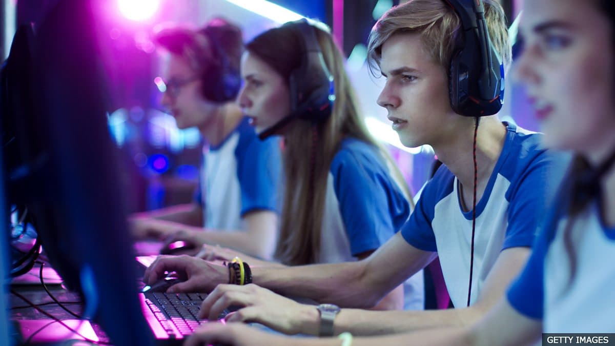 6 Minute English / Is gaming a sport?