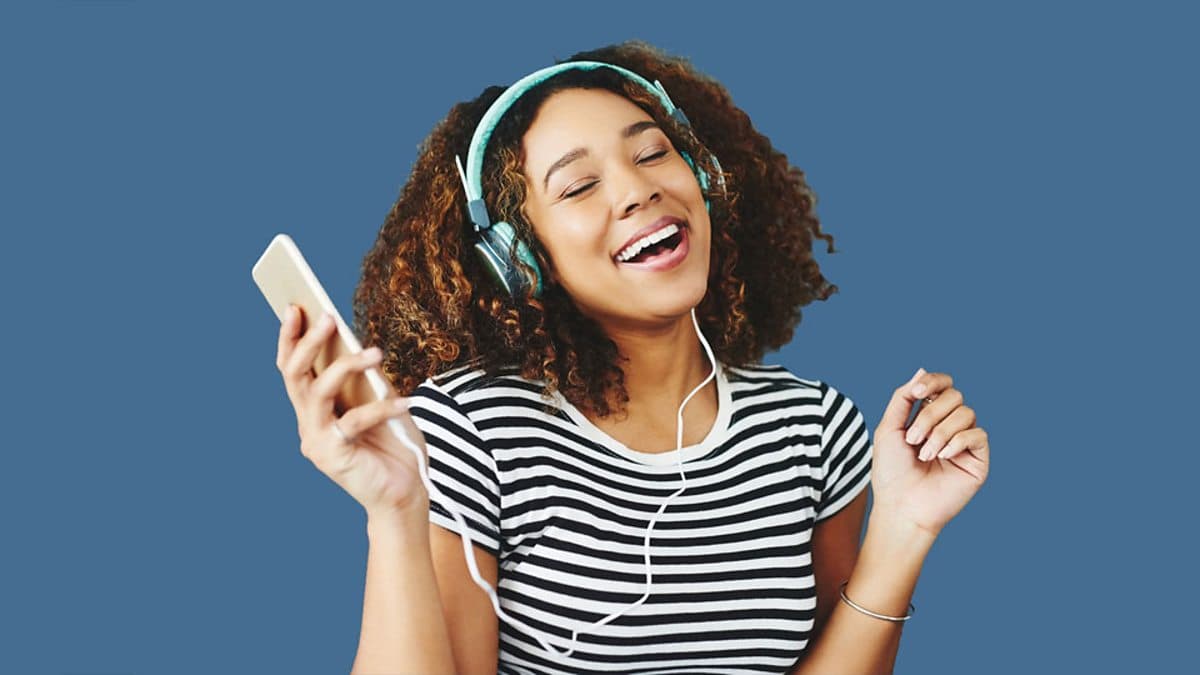 6 Minute English / Is music getting faster?