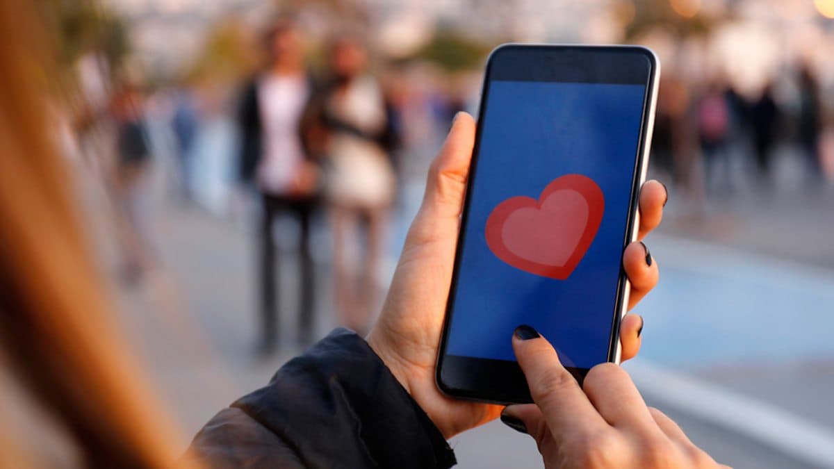 6 Minute English / Dating apps